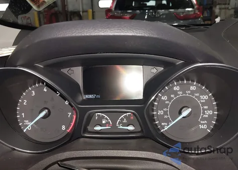 2019 Ford Escape Titanium z USA, uszkodzony, nr VIN 1FMCU9J96KUA08372